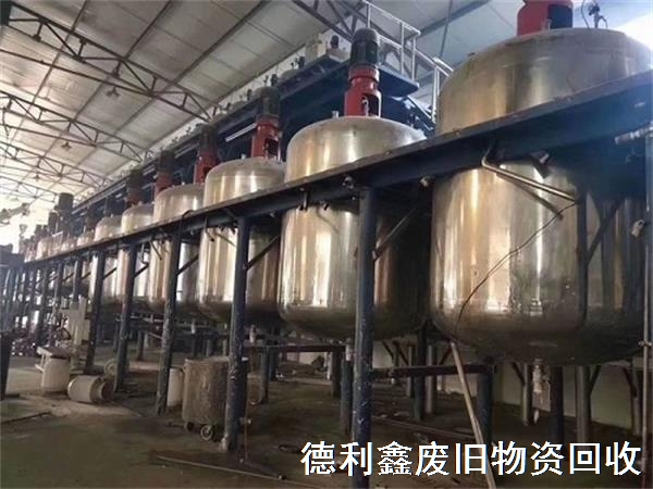 回收化工設(shè)備，回收反應(yīng)釜設(shè)備，免費拆除